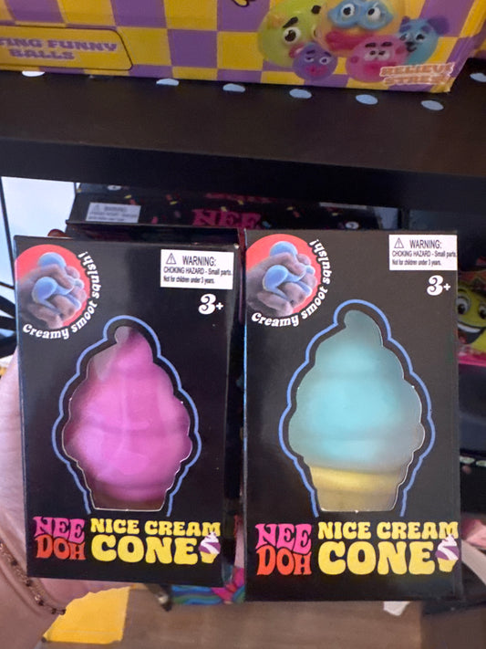Ice cream cone (random colors)
